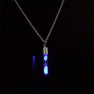 New Design Hourglass Crystal Drift Bottle Pendant Necklace Creative Luminous In The Dark Wishing Bottle Necklace Jewelry