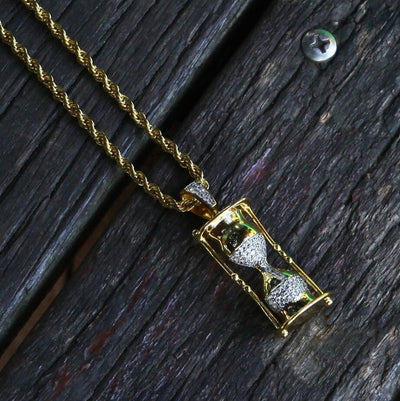 Uwin Hourglass Pattern Necklaces Pendants Hiphop Fashion Micro Pave Iced Out Jewelry For Men Women White Gold CZ Chain