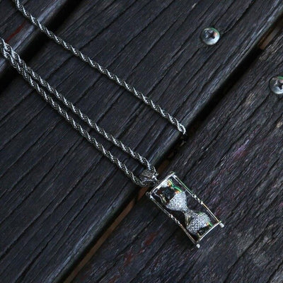 Uwin Hourglass Pattern Necklaces Pendants Hiphop Fashion Micro Pave Iced Out Jewelry For Men Women White Gold CZ Chain